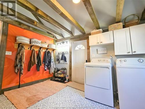 174 Victoria Avenue, Chatham, ON - Indoor Photo Showing Laundry Room