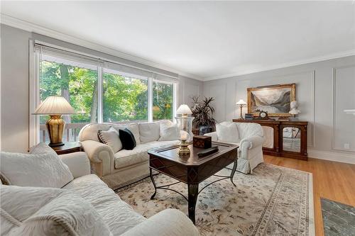 19 Auchmar Road, Hamilton, ON - Indoor Photo Showing Living Room