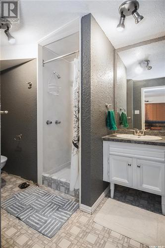 631 Buchanan Drive, Prince Albert, SK - Indoor Photo Showing Bathroom