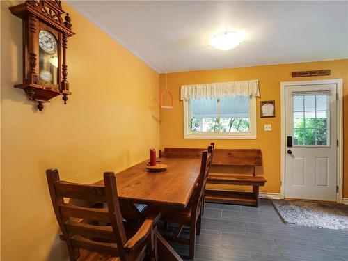 148 Toronto Street, Bracebridge, ON - Indoor Photo Showing Dining Room