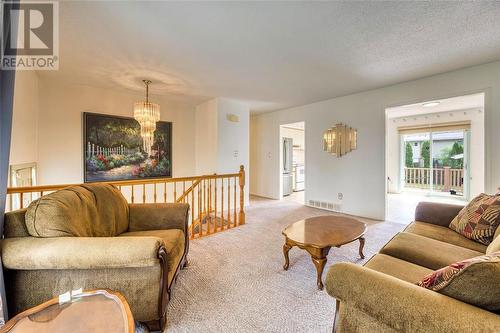 751 Sycamore Drive, Sarnia, ON - Indoor Photo Showing Living Room