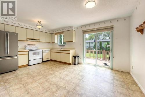 751 Sycamore Drive, Sarnia, ON - Indoor Photo Showing Kitchen