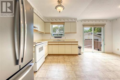 751 Sycamore Drive, Sarnia, ON - Indoor Photo Showing Kitchen