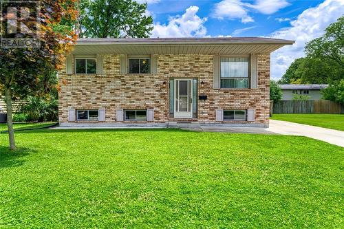 751 Sycamore Drive, Sarnia, ON - Outdoor