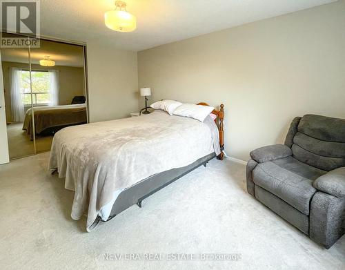 4059 Teakwood Drive, Mississauga, ON - Indoor Photo Showing Bedroom