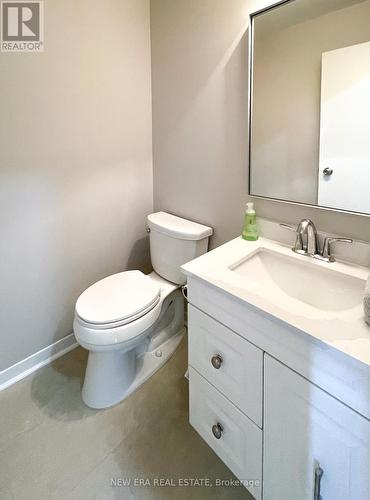 4059 Teakwood Drive, Mississauga, ON - Indoor Photo Showing Bathroom