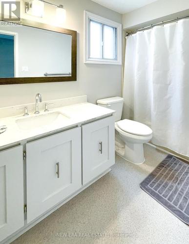 4059 Teakwood Drive, Mississauga, ON - Indoor Photo Showing Bathroom