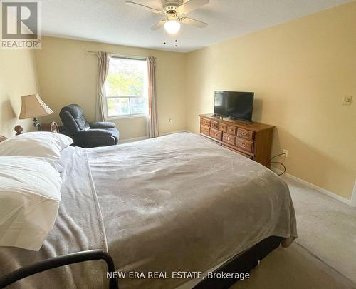 4059 Teakwood Drive, Mississauga, ON - Indoor Photo Showing Bedroom