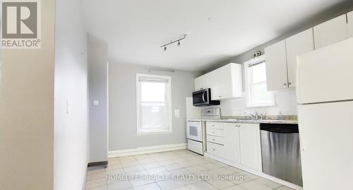 55 Sherwood Avenue, Kitchener, ON - Indoor Photo Showing Kitchen