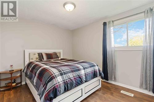 1346 Ascot Circle, Sarnia, ON - Indoor Photo Showing Bedroom