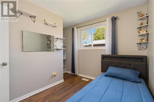 1346 Ascot Circle, Sarnia, ON - Indoor Photo Showing Bedroom