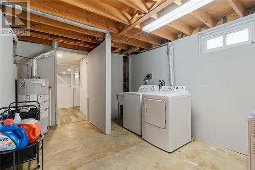 1346 Ascot Circle, Sarnia, ON - Indoor Photo Showing Laundry Room