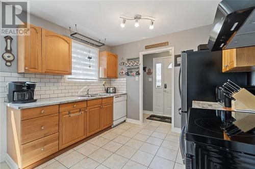 1346 Ascot Circle, Sarnia, ON - Indoor Photo Showing Kitchen With Double Sink