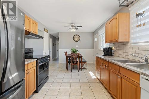 1346 Ascot Circle, Sarnia, ON - Indoor Photo Showing Kitchen With Double Sink