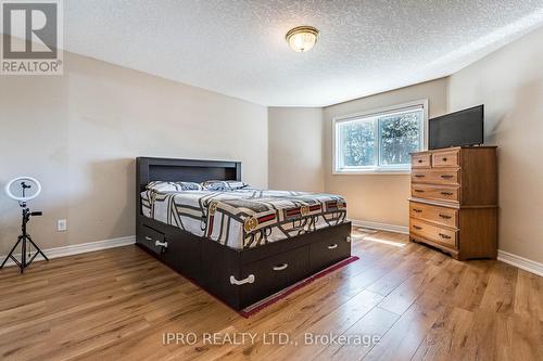 94 Queen Charlotte Crescent, Kitchener, ON - Indoor Photo Showing Bedroom