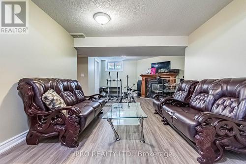 94 Queen Charlotte Crescent, Kitchener, ON - Indoor Photo Showing Living Room