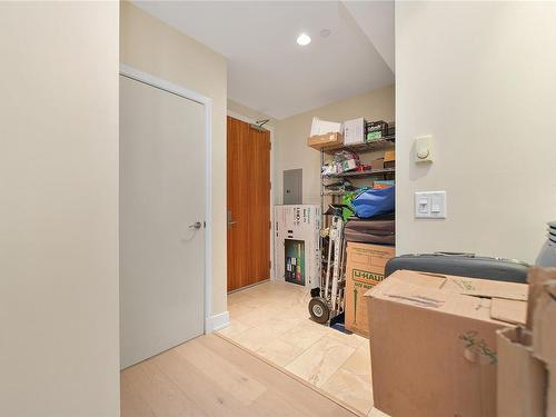 220-1325 Bear Mountain Pkwy, Langford, BC - Indoor Photo Showing Other Room