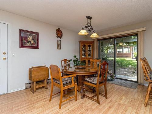 3924 & 3926 Cambrai Rd, Duncan, BC - Indoor Photo Showing Dining Room