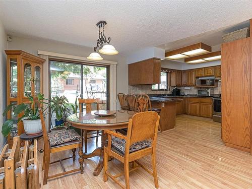 3924 & 3926 Cambrai Rd, Duncan, BC - Indoor