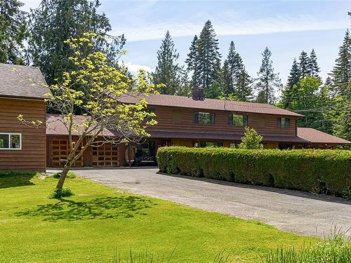 3924 & 3926 Cambrai Rd, Duncan, BC - Outdoor