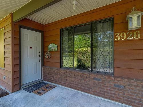 3924 & 3926 Cambrai Rd, Duncan, BC - Outdoor With Exterior