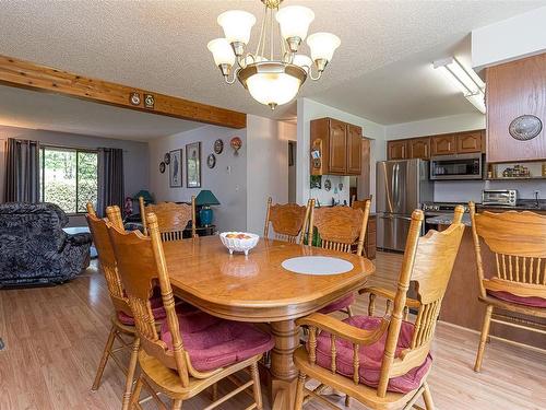 3924 & 3926 Cambrai Rd, Duncan, BC - Indoor Photo Showing Dining Room