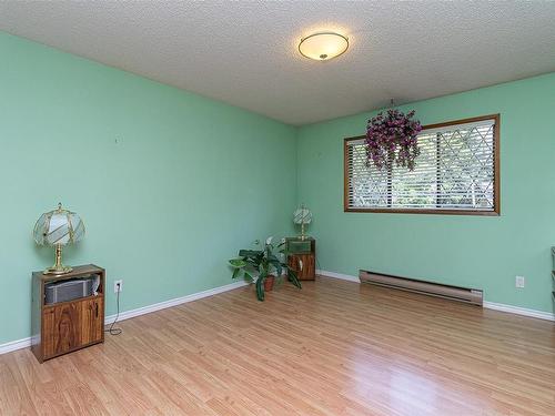 3924 & 3926 Cambrai Rd, Duncan, BC - Indoor