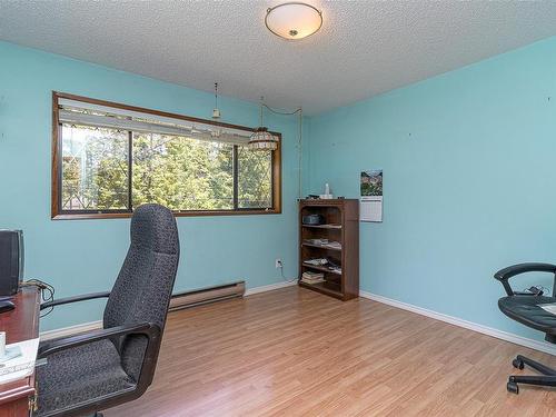 3924 & 3926 Cambrai Rd, Duncan, BC - Indoor Photo Showing Office