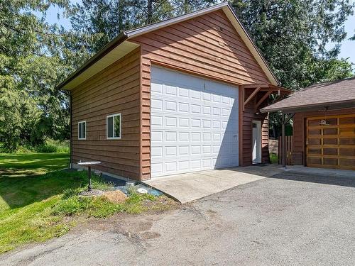 3924 & 3926 Cambrai Rd, Duncan, BC - Outdoor With Exterior