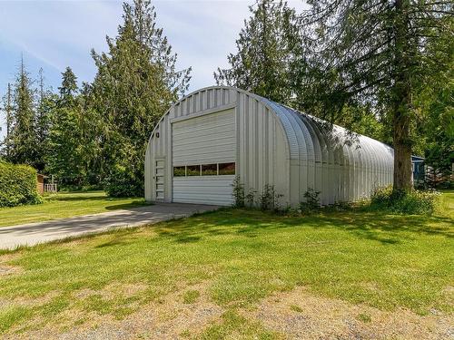 3924 & 3926 Cambrai Rd, Duncan, BC - Outdoor