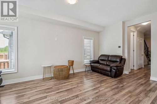 337 Atkinson Street, Clearview (Stayner), ON - Indoor Photo Showing Living Room