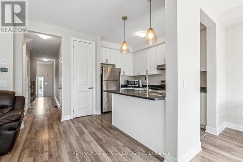 337 Atkinson Street, Clearview (Stayner), ON - Indoor Photo Showing Kitchen