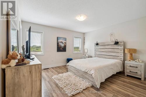 337 Atkinson Street, Clearview (Stayner), ON - Indoor Photo Showing Bedroom