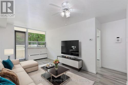 #106 - 360 Ridelle Avenue, Toronto (Briar Hill-Belgravia), ON - Indoor Photo Showing Living Room