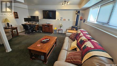 503 Reid Crescent, Swift Current, SK - Indoor Photo Showing Living Room