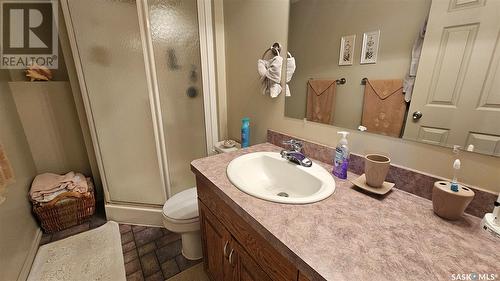 503 Reid Crescent, Swift Current, SK - Indoor Photo Showing Bathroom