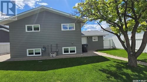 503 Reid Crescent, Swift Current, SK - Outdoor