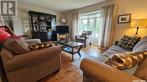 503 Reid Crescent, Swift Current, SK - Indoor Photo Showing Living Room