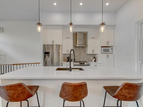 Kitchen - 12 Rue Des Colibris, Sainte-Clotilde, QC - Indoor Photo Showing Kitchen With Upgraded Kitchen