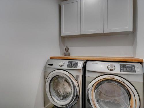 Laundry room - 12 Rue Des Colibris, Sainte-Clotilde, QC - Indoor Photo Showing Laundry Room