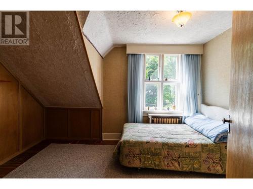 1107 Robertson  Avenue, Nelson, BC - Indoor Photo Showing Bedroom