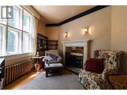 1107 Robertson  Avenue, Nelson, BC - Indoor With Fireplace