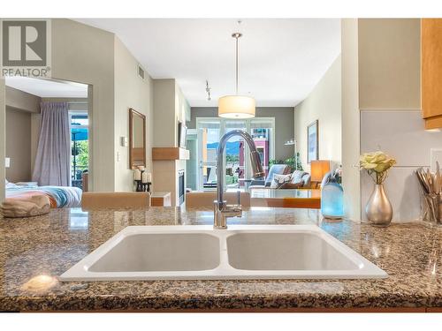 7343 Okanagan Landing Road Unit# 1218, Vernon, BC - Indoor Photo Showing Kitchen With Double Sink