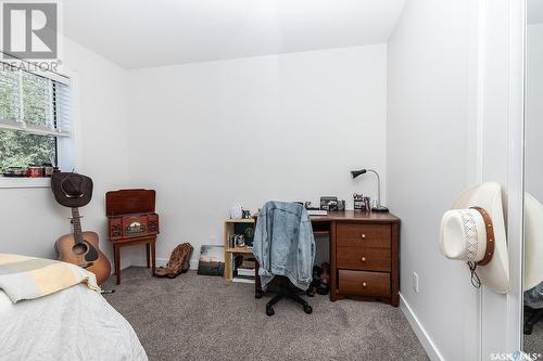 1402 Wiggins Avenue S, Saskatoon, SK - Indoor Photo Showing Bedroom