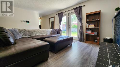 456 Habkirk Drive, Regina, SK - Indoor Photo Showing Living Room