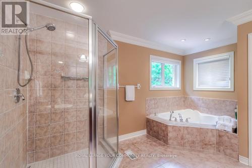 145 Willis Drive, Aurora, ON - Indoor Photo Showing Bathroom