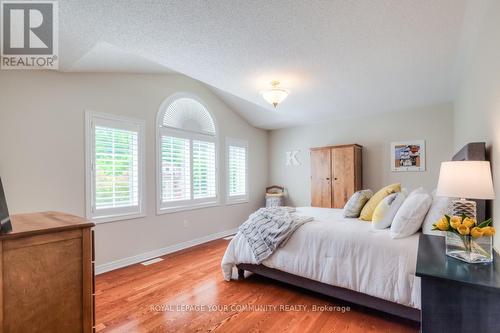 145 Willis Drive, Aurora, ON - Indoor Photo Showing Bedroom