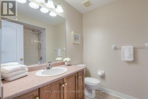 145 Willis Drive, Aurora, ON - Indoor Photo Showing Bathroom