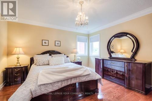 145 Willis Drive, Aurora, ON - Indoor Photo Showing Bedroom