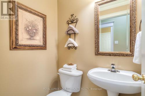 145 Willis Drive, Aurora, ON - Indoor Photo Showing Bathroom